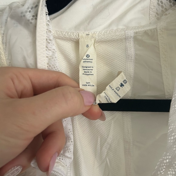 Vintage LuluLemon Rain Jacket - Picture 4 of 5